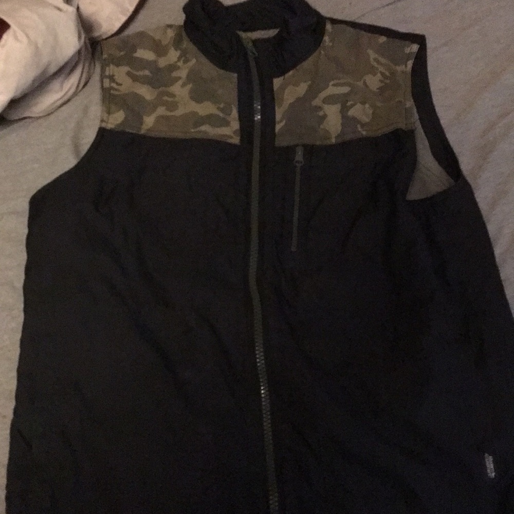 Pacsun Camo vest to go over hoodie